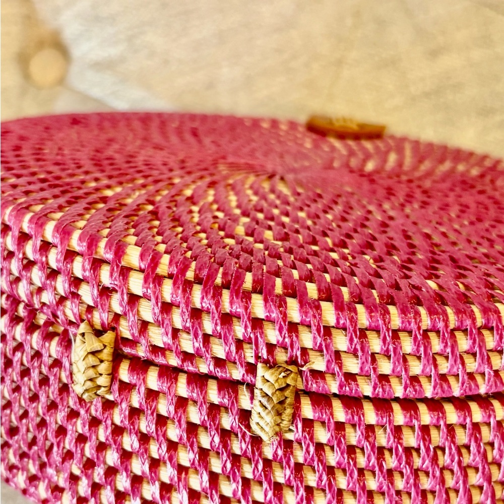 Summer Pink Round Rattan Bamboo Sustainable Textile Crossbody Bag - Picture 4 of 13